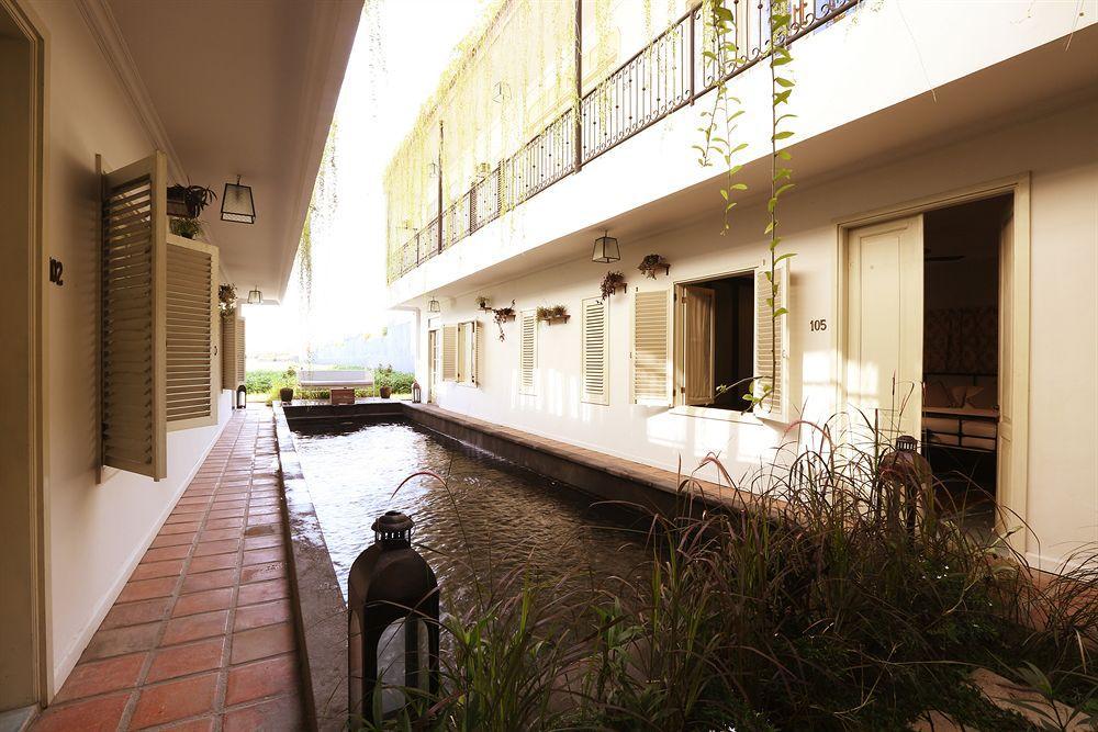 Brown Feather Hotel Seminyak Extérieur photo